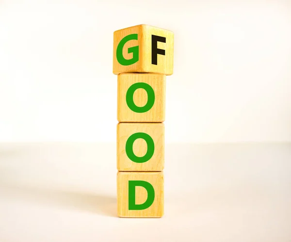Dobry Symbol Jedzenia Zamienił Drewniane Kostki Zmienił Słowo Jedzenie Dobre — Zdjęcie stockowe