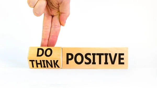 Přemýšlejte Udělejte Pozitivní Symbol Podnikatel Otočí Dřevěné Kostky Změní Slova — Stock fotografie