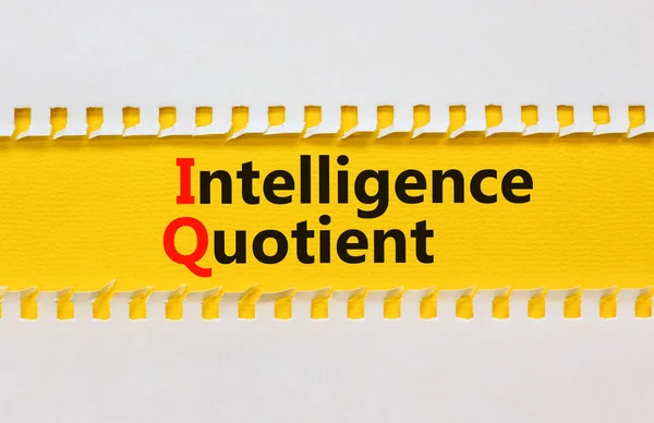 Símbolo Cociente Inteligencia Concepto Palabras Coeficiente Intelectual Cociente Papel Amarillo —  Fotos de Stock