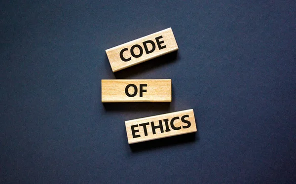Символ Этики Понятие Слова Кодекс Этики Деревянных Блоках Красивом Черном — стоковое фото