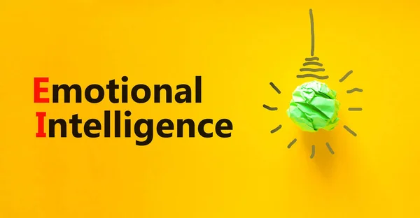 Символ Эмоционального Интеллекта Понятие Эмоциональный Интеллект Значок Зеленой Лампочки Желтом — стоковое фото