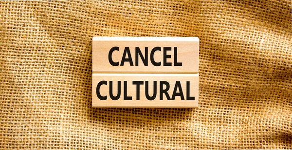 Cancela Símbolo Cultural Concepto Palabras Cancelar Cultural Sobre Bloques Madera —  Fotos de Stock