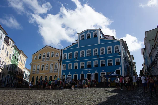 Largo do Pelourinho, RosArios dos Pretos Kilisesi ve çok sayıda turist 