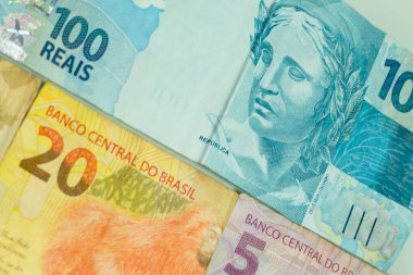 Brezilya 'nın gerçek banknotlarının üst görünümü