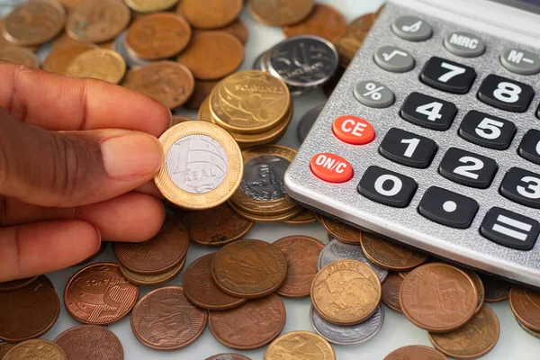 Taschenrechner Umgeben Von Brasilianischer Real Währung — Stockfoto