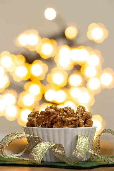 Bir kase dolusu badem - Noel