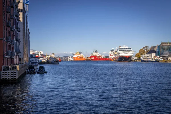 Norveç limanı manzaralı harika bir kasaba Bergen.