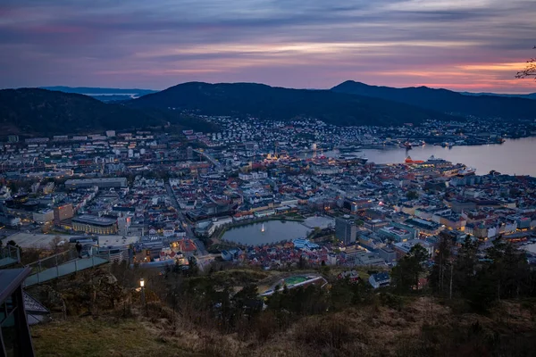 Západ Slunce Nad Nádherným Městem Bergen Norsku — Stock fotografie