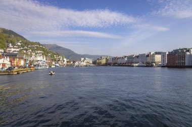 Bergen limanında Nostebukten ve Nordnes, Norveç manzaraları