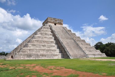 Maya piramidi