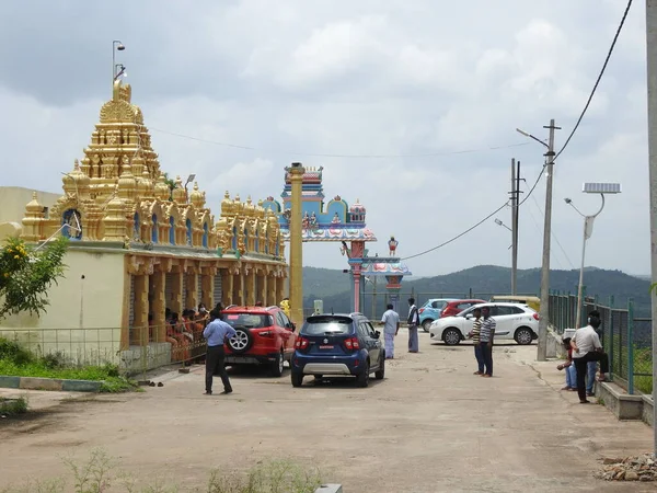 2021年8月14日インド カルナータカ州チャナパトナ村の美しいベタダ ティマッパ寺院の閉鎖 — ストック写真