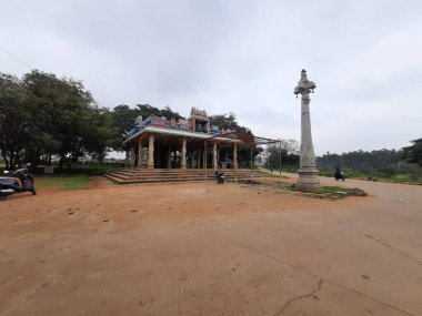 Bangalore, Karnataka, Hindistan-15 Aralık 2021: Güzel Adhishakthi Madanagattamma Devi, Chamundeshwari tapınağı Gangodipura, Kodigehalli, Kannalli yakınlarında