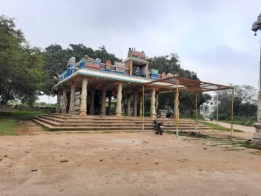 Bangalore, Karnataka, Hindistan-15 Aralık 2021: Güzel Adhishakthi Madanagattamma Devi, Chamundeshwari tapınağı Gangodipura, Kodigehalli, Kannalli yakınlarında