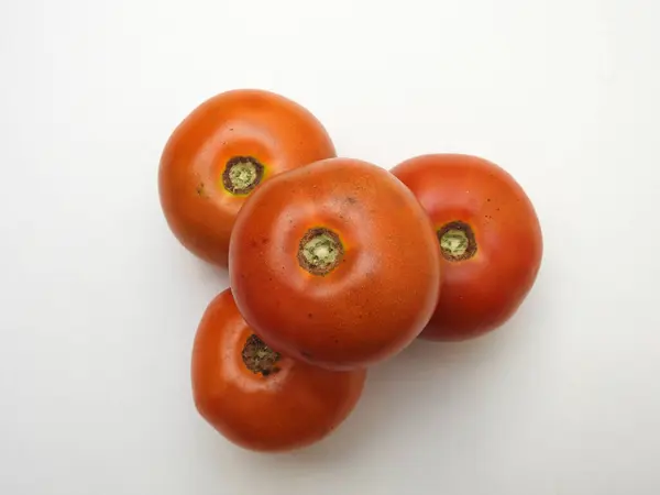 Gros Plan Délicieuses Tomates Rouges Isolées Sur Fond Blanc — Photo