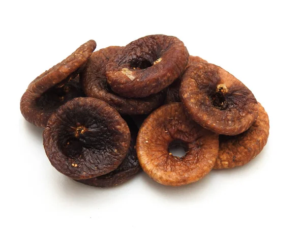 Kuru incir meyvesinin yakın plan beyaz arka plan