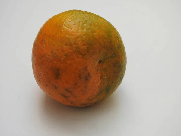 Closeup Pile Single Indian Orange Fruits Isolated White Background — Fotografia de Stock