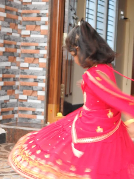 Bangalore Karnataka Índia Jan 2022 Encerramento Bela Menina Indiana Tradicionalmente — Fotografia de Stock