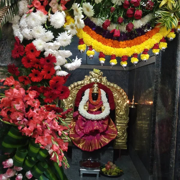 Bangalore Karnataka Hindistan Aralık 2020 Vaikunta Ekadashi Döneminde Renkli Çiçeklerle — Stok fotoğraf