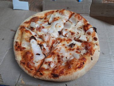 Güzel Soğan Pizzası arkaplanının yakın çekimi