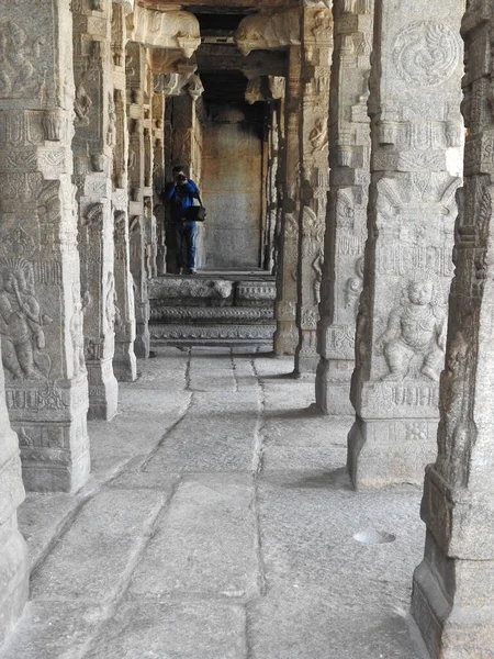 Gyönyörű Kőoszlopok Istennel Istennővel Faragva Veerabhadra Hindu Templomban Lepakshiban Andhra — Stock Fotó