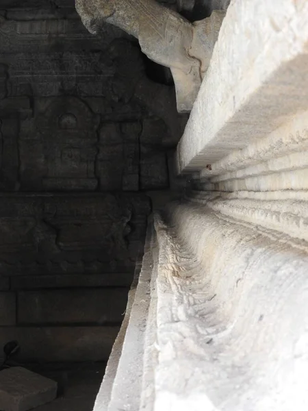 Красивые Каменные Столбы Богом Богиней Резьба Veerabhadra Индуистский Храм Расположен — стоковое фото