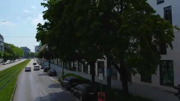 Luftaufnahme Einer Straße München Aus Einem Doppeldeckerbus Einem Sonnigen Sommertag — Stockvideo