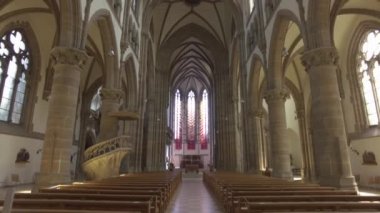 Münih, Almanya 'daki St. Paul Kilisesi' nin içinde güneşli bir günde.