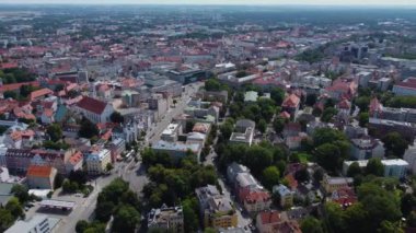 Almanya 'da Augsburg şehrinin havadan görünüşü, güneşli bir yaz gününde Bavyera.