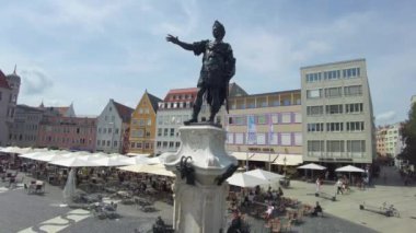 Yazın güneşli bir günde Almanya 'nın eski Augsburg şehrinde Pan.