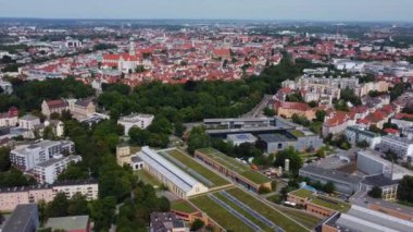 Almanya 'da Augsburg şehrinin havadan görünüşü, güneşli bir yaz gününde Bavyera.