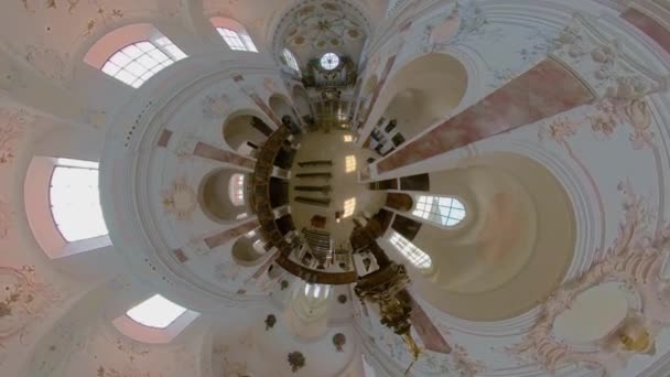 Kleine Planeet Formaat Van Kerk Augsburg Wandelen Rond — Stockvideo