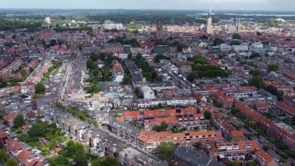 Luchtfoto Van Delft Nederland Een Zonnige Winderige Ochtend — Stockvideo