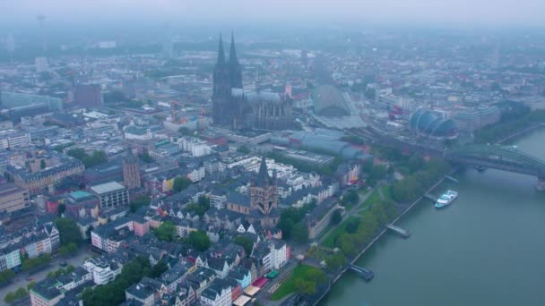 Letecký Výhled Staré Město Kolínské Deštivého Oblačného Mlhavého Letního Rána — Stock video