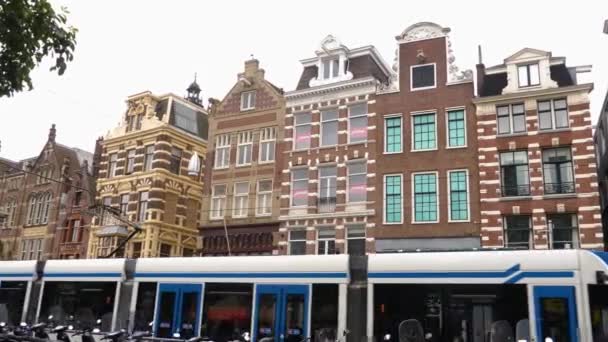 Panoramique Dans Les Rues Amsterdam Par Une Journée Nuageuse Été — Video
