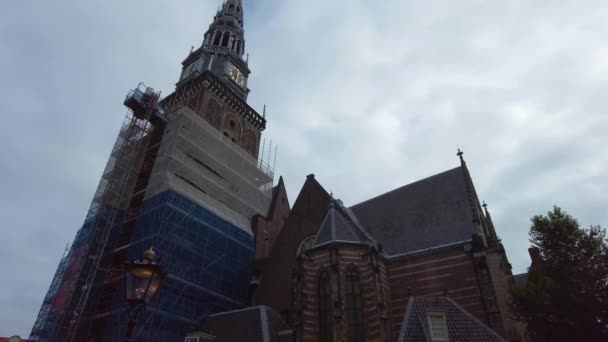 Panning Straten Van Amsterdam Een Bewolkte Dag Zomer — Stockvideo