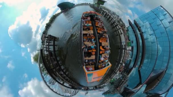 Yazın Güneşli Bir Günde Amsterdam Kanalların Etrafında Tekne Turu Için — Stok video