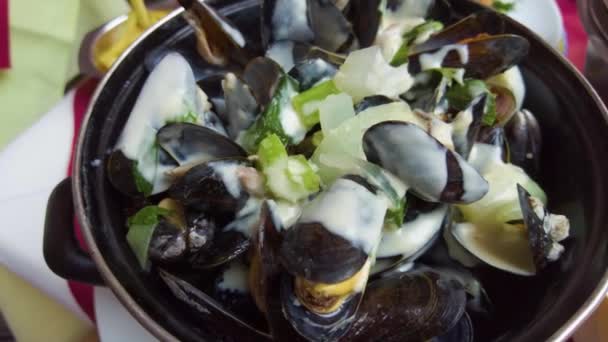 Belgium Mussels Restaurant Turning Table — Stock Video
