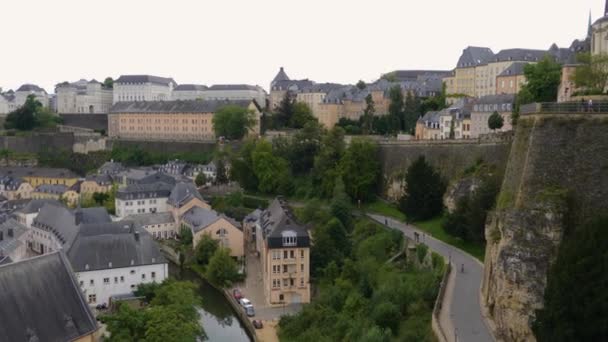 Pan Całej Grund Miasta Dolnej Części Miasta Luksemburg Słoneczny Dzień — Wideo stockowe