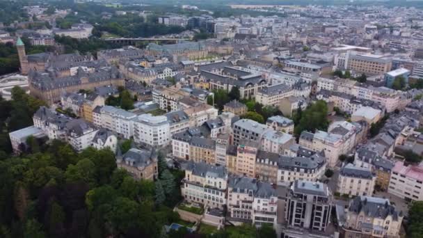 Vista Aérea Ciudad Luxemburgo Día Nublado Verano — Vídeo de stock
