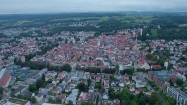 Almanya 'nın Ravensburg şehrinin havası yazın bulutlu bir günde