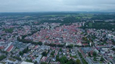 Almanya 'nın Ravensburg şehrinin havası yazın bulutlu bir günde