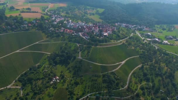 夏の晴れた日にドイツの村の空中ビュー — ストック動画