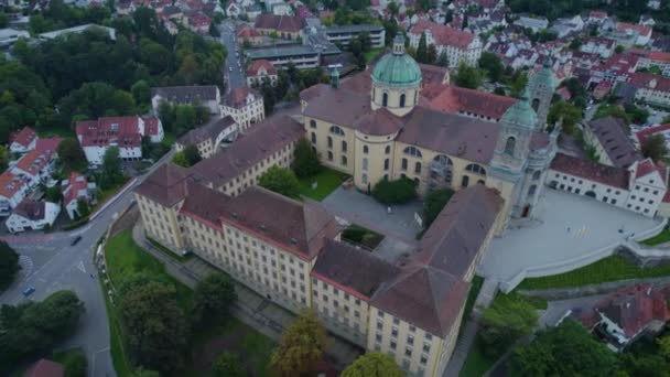 Aerial Miasta Weingarten Klasztoru Niemczech Pochmurny Dzień Latem — Wideo stockowe