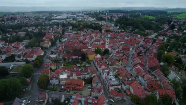 Luftaufnahme Der Stadt Bad Saulgau Einem Bewölkten Sommertag — Stockvideo