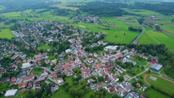 Pandangan Udara Dari Sebuah Desa Jerman Pada Hari Yang Cerah — Stok Video