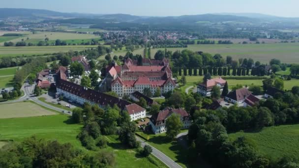 Αεροφωτογραφία Της Πόλης Και Της Μονής Salem Κοντά Στο Bodensee — Αρχείο Βίντεο