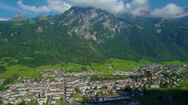 Luchtfoto Van Stad Glarus Zwitserland Een Zonnige Dag Zomer — Stockvideo