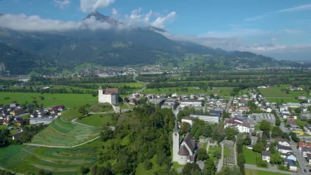 Légi Felvétel Körül Falu Balzers Liechtensteinben Egy Napsütéses Napon Nyáron — Stock videók