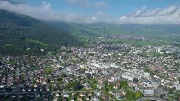 Légi Felvétel Város Körül Buchs Svájcban Egy Kora Reggeli Napon — Stock videók