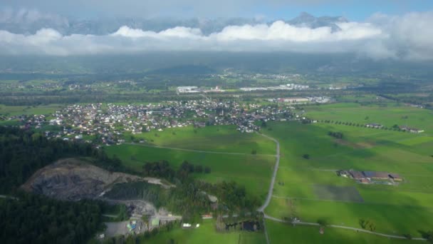 Letecký Pohled Město Ruggell Lichtenštejnsku Slunečného Letního Dne — Stock video